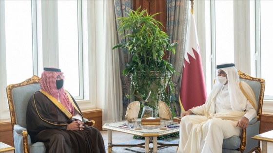 Katar Emiri Al Sani, Suudi Arabistan İçişleri Bakanı'yla ikili ilişkilerin geliştirilmesini görüştü
