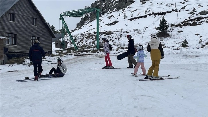 Kayakseverler hafta sonunu Kartalkaya'da değerlendirdi