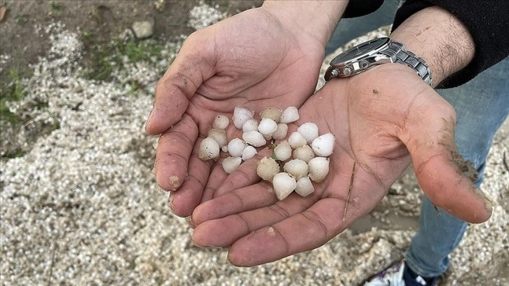 Kayseri ile Yozgat'ta sağanak ve dolu etkili oldu