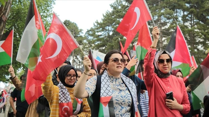 Kayseri'de Abdullah Gül Üniversitesi öğrencileri, İsrail'in Gazze'ye saldırılarını kı