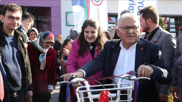 Kayseri'de görme engelli Selin, hayali tandem bisiklete belediye sayesinde kavuştu