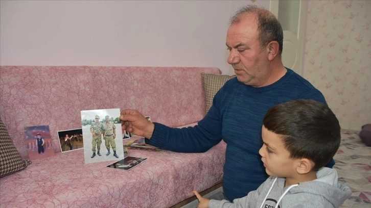 Kayseri'deki terör saldırısında şehit olan evlatlarının acısı yüreklerinde dinmiyor