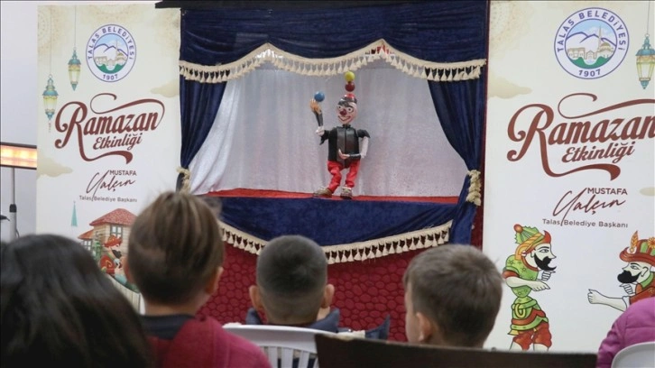 Kayseri'nin 'Gepetto ustası', kuklalarıyla çocukları mutlu ediyor