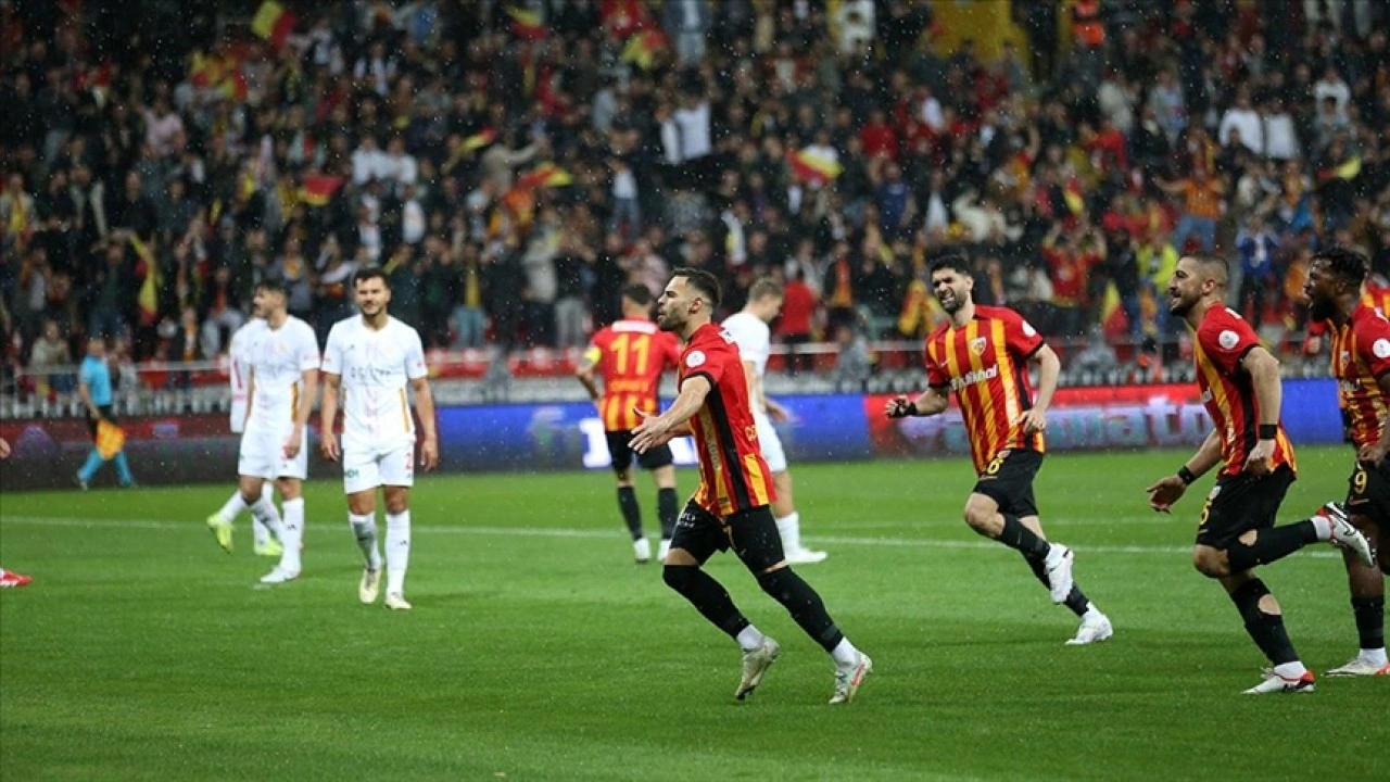 Kayserispor, sahasında Antalyaspor’u 3-1 mağlup etti