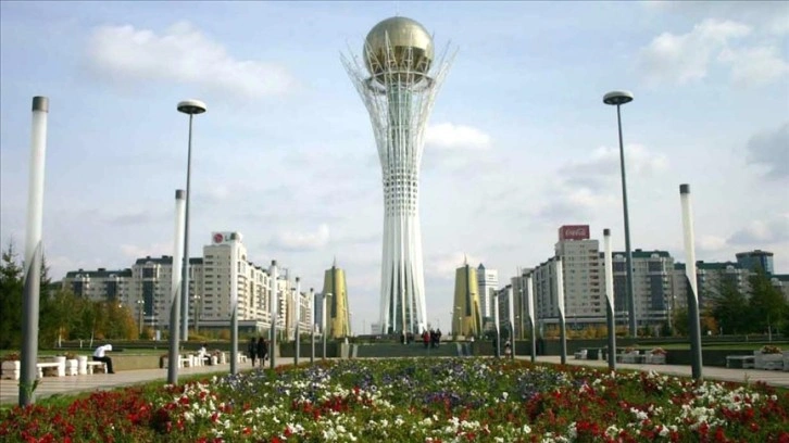 Kazakistan Parlamentosu başkentin isminin yeniden Astana olmasını kabul etti