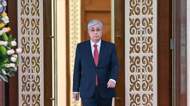 Kazakistan’da cumhurbaşkanlığı seçimini kazanan Tokayev, mazbatasını aldı