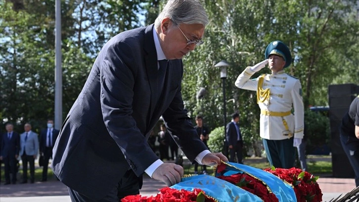 Kazakistan'da Stalin'in uyguladığı açlık ve siyasi baskı politikasının kurbanları anılıyor