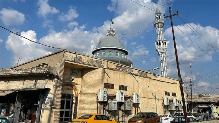 Kerkük camilerinde Türkiye'deki depremzedeler için dua edildi