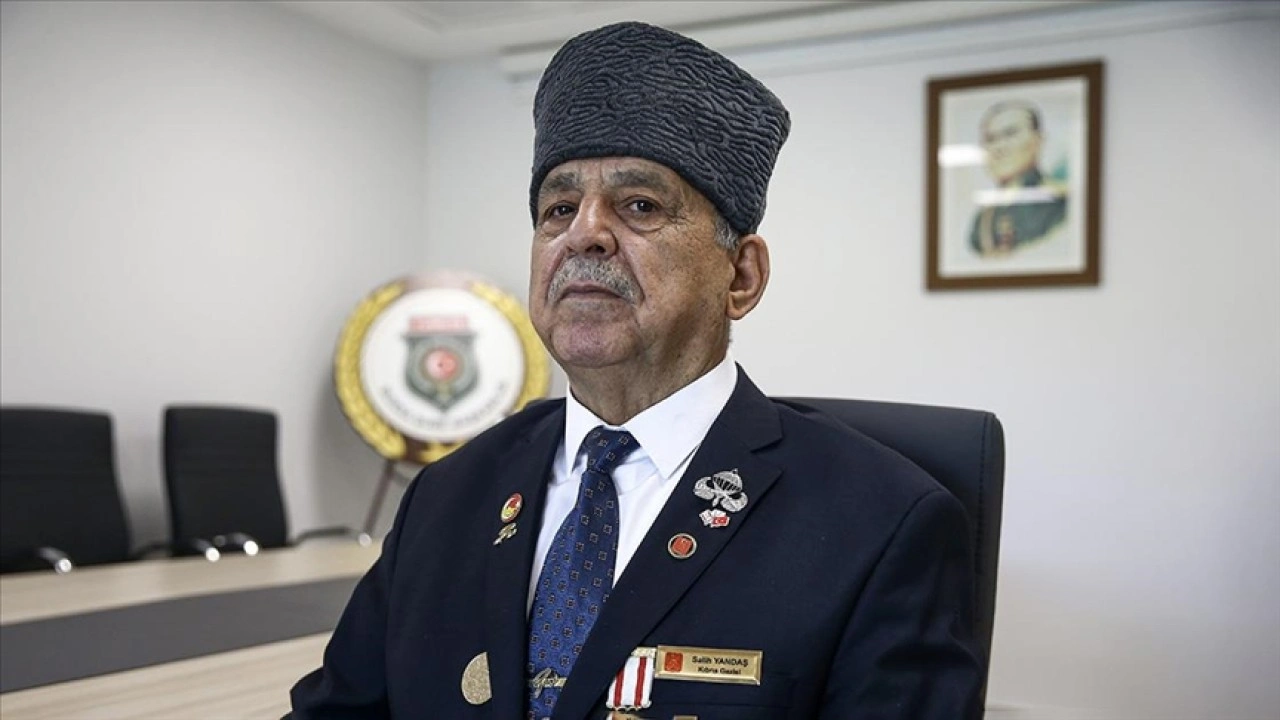 Kıbrıs'ta gazi olan İstiklal gazisinin torunu çifte gurur yaşıyor