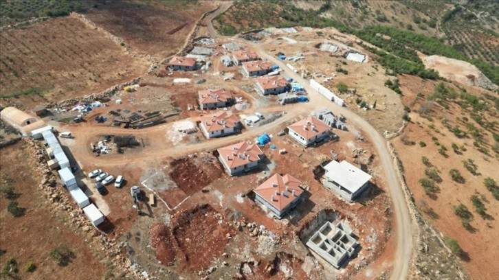 Kilis'in Bozkaya köyünde depremzedeler için yapılan evler yıl bitmeden tamamlanacak