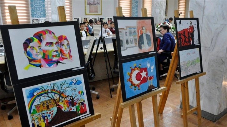 Kırgızistan'da Bişkek Türk Okulu öğrencilerinin yaptığı resimler sergilendi
