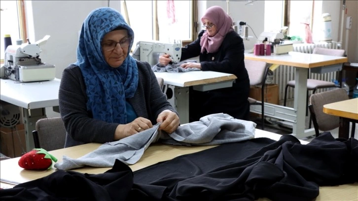 Kırklareli'nde köylü kadınlar köy yaşam merkezlerinde sosyalleşiyor