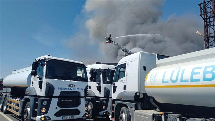 Kırklareli'nde mobilya fabrikasında yangın çıktı