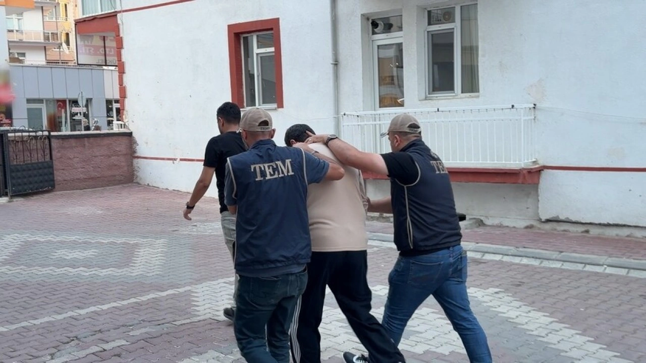 Kırşehir'de Interpol tarafından kırmızı b&uuml;ltenle aranan zanlı yakalandı