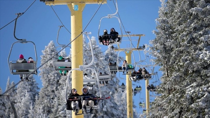 Kış turizm merkezlerinden Uludağ, yarıyıl tatilinde kayakseverleri ağırlayacak
