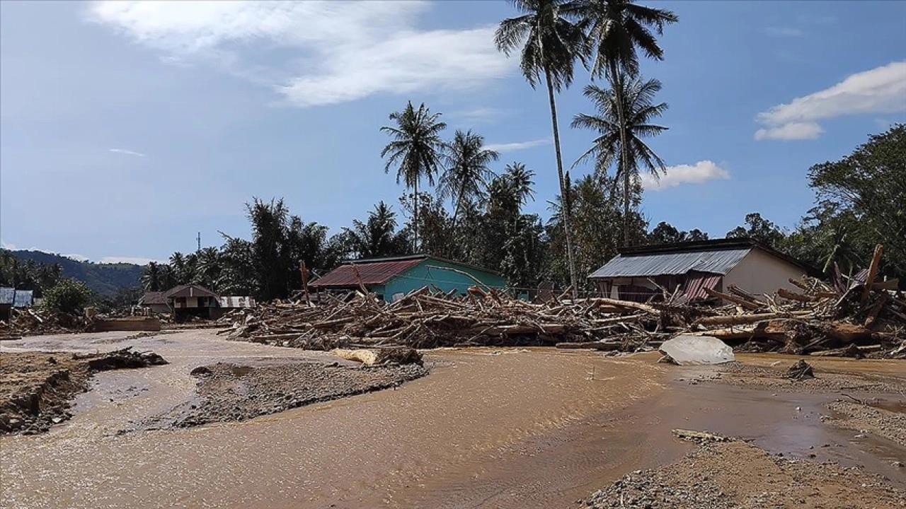 Kızılhaç, Asya'da selden etkilenen ülkelerde yaraları sarmaya çalışıyor