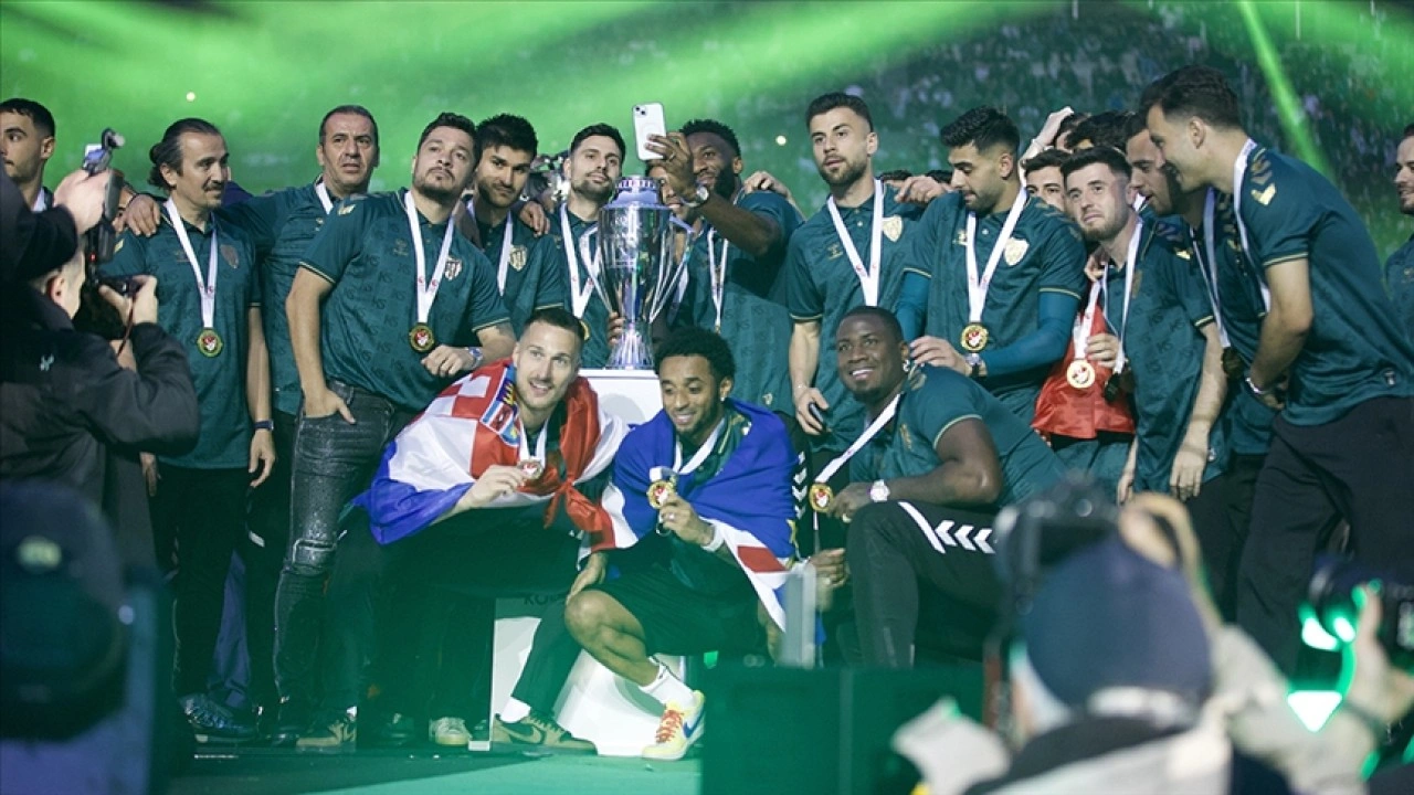 Kocaelispor, Süper Lig'e yükseldiği sezonlarda gol kralı da çıkardı