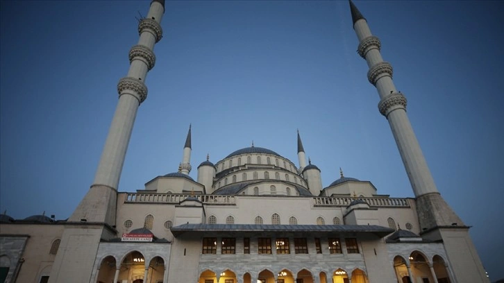 Kocatepe Camisi'nde çekim yapanlar hakkındaki soruşturmada 2 gözaltı