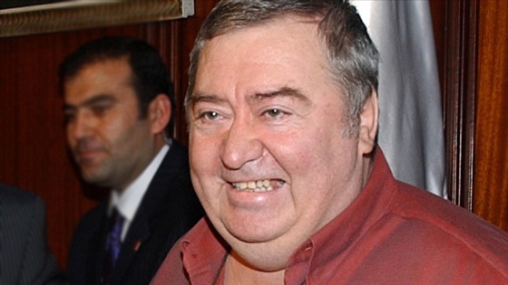 Komiser Enright&#039;ın sesi, oyuncu Osman Gidişoğlu