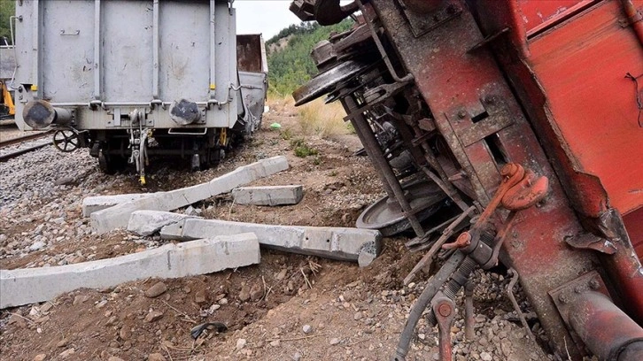 Kongo'da yük treninin raydan çıkması sonucu 60 kişi öldü