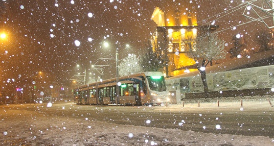 Konya&#039;da okullar kar yağışından tatil oldu, yollar ulaşıma kapandı