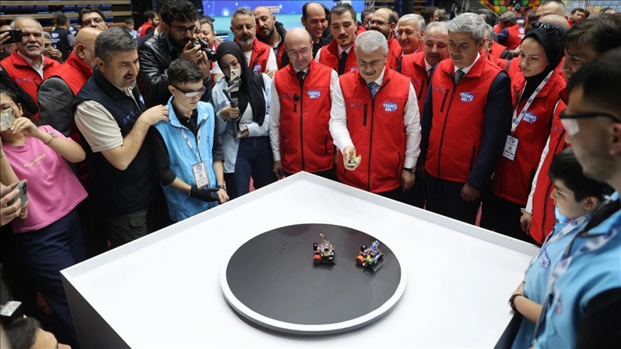 Konya'da TEKNO-SEL 2025 Teknoloji ve Robot Yarışması başladı