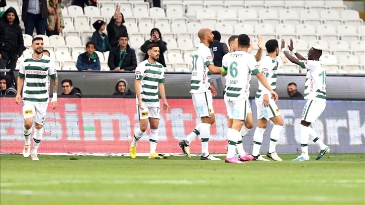 Konyaspor, ligde kalma mücadelesini son maça bırakmak istemiyor