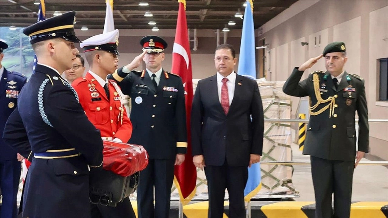 Kore Savaşı'nda şehit olan 4 Türk askerinin kalıntıları 75 yıl sonra Türk yetkililere teslim ed