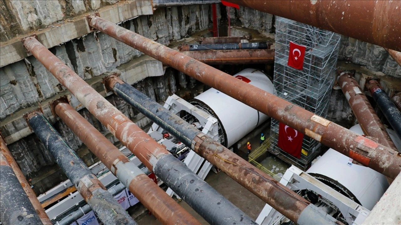 Körfezray Metrosu'nda 2 tünel açma makinesi kazılara başladı