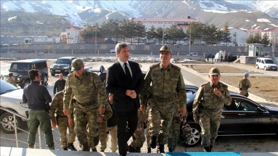 Korgeneral Yaşar'dan, Vali Çınar'a ziyaret