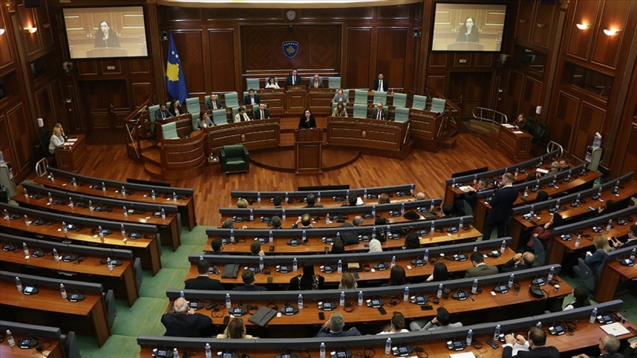 Kosova Meclisi feshedildi, yeniden erken genel se&ccedil;ime gidiliyor