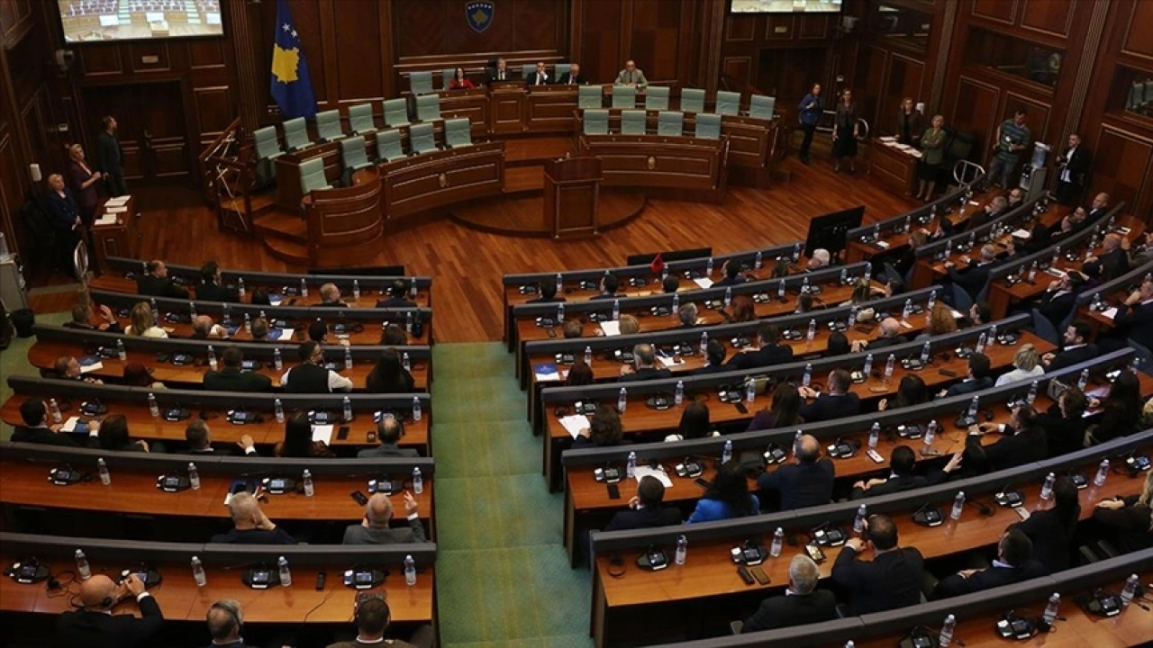 Kosova Meclisi'nde yeni meclis başkanı seçilemedi