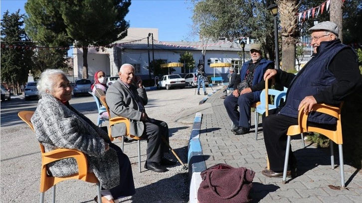 Kovid-19'un uğramadığı huzurevinde mahalle kültürüyle yaşama sevinci buluyorlar