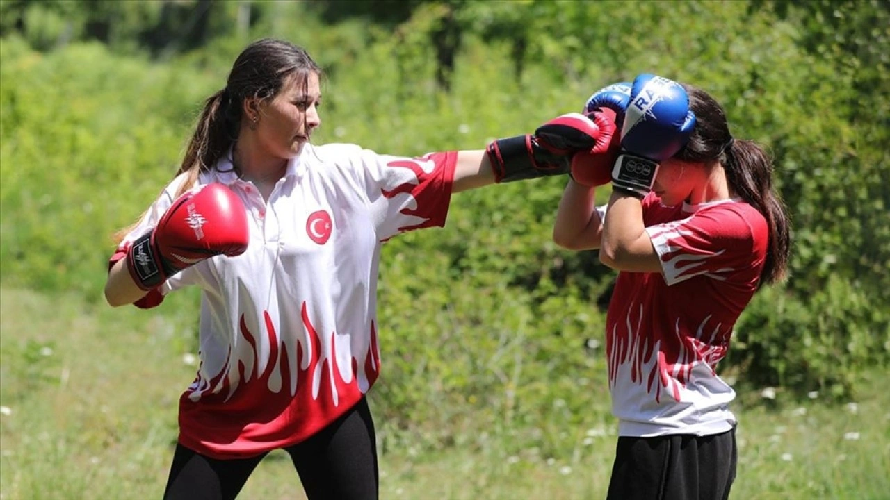 Köy işlerinde ailesinin en büyük destekçisi şampiyon wushucunun milli forma heyecanı