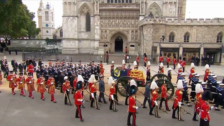Kraliçe 2. Elizabeth'in resmi cenaze töreni yapıldı