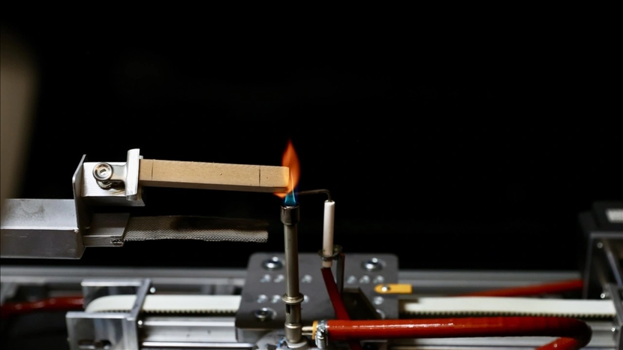 KTÜ'lü akademisyenler yanmaya dayanıklı MDF panel geliştirdi