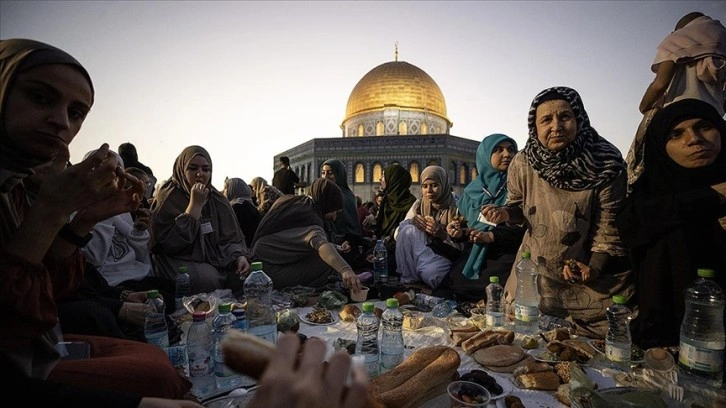 Kudüs'te bir Ramazan geleneği: Mescid-i Aksa'daki iftar sofraları