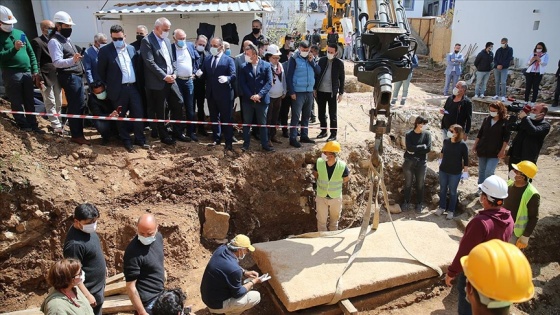 Kültür ve Turizm Bakanı Ersoy, Bodrum'da 2 bin 400 yıllık lahit kapağını açtı