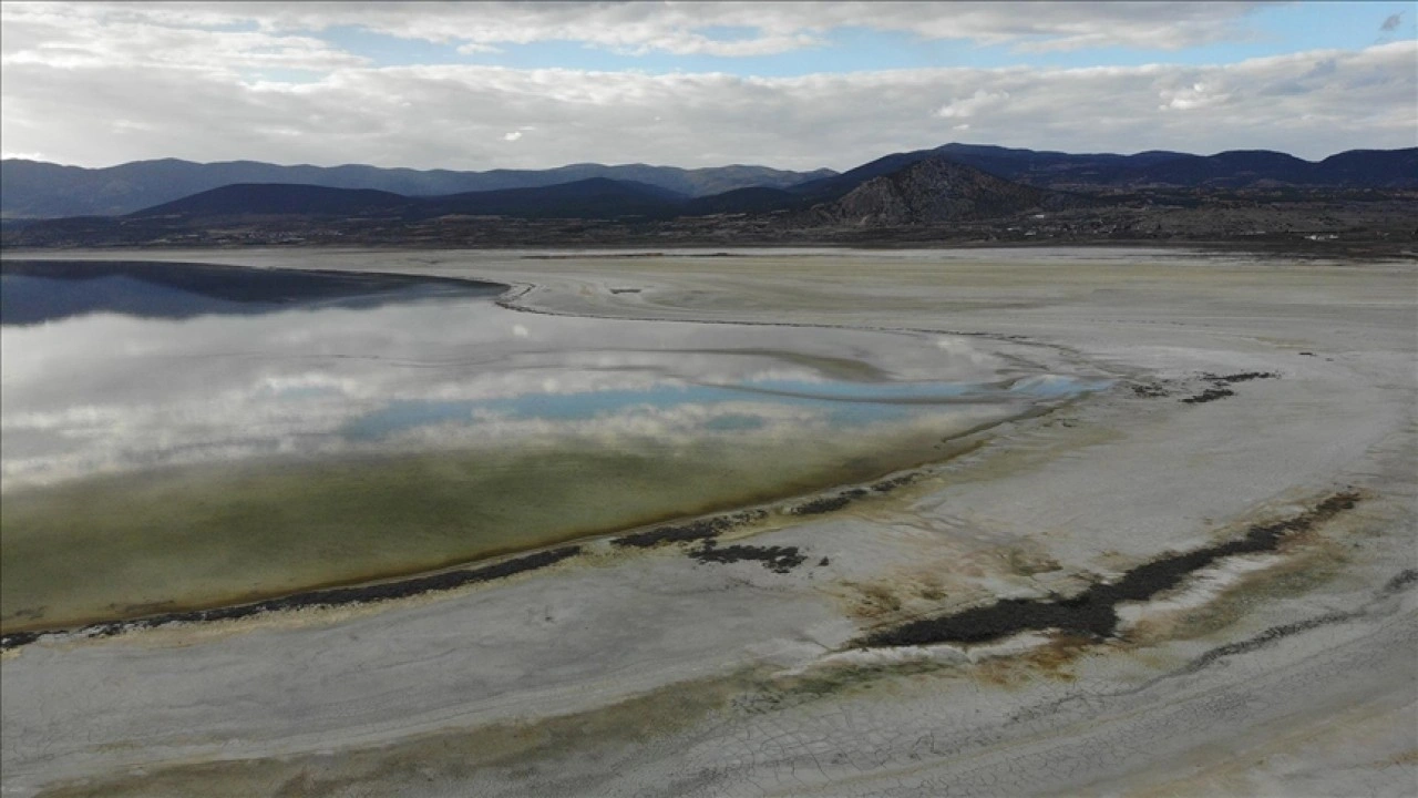 Kuraklık riski altındaki Burdur G&ouml;l&uuml; i&ccedil;in eylem planı a&ccedil;ıklanacak