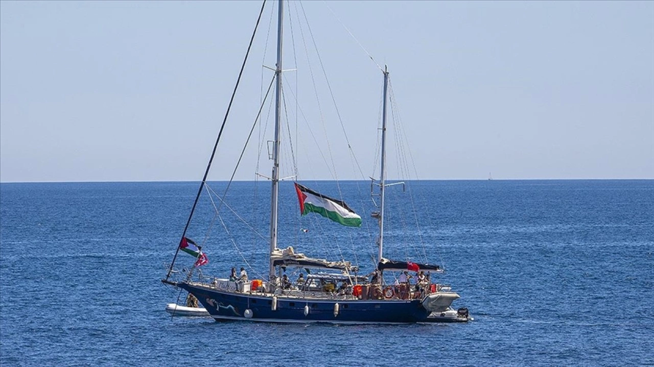 Küresel Sumud Filosu'ndaki aktivist Thunberg, İsrail'in ablukasını kırmak istediklerini be