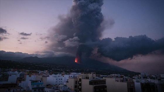 La Palma'da yanardağın püskürttüğü lavlar 656 evi kül etti