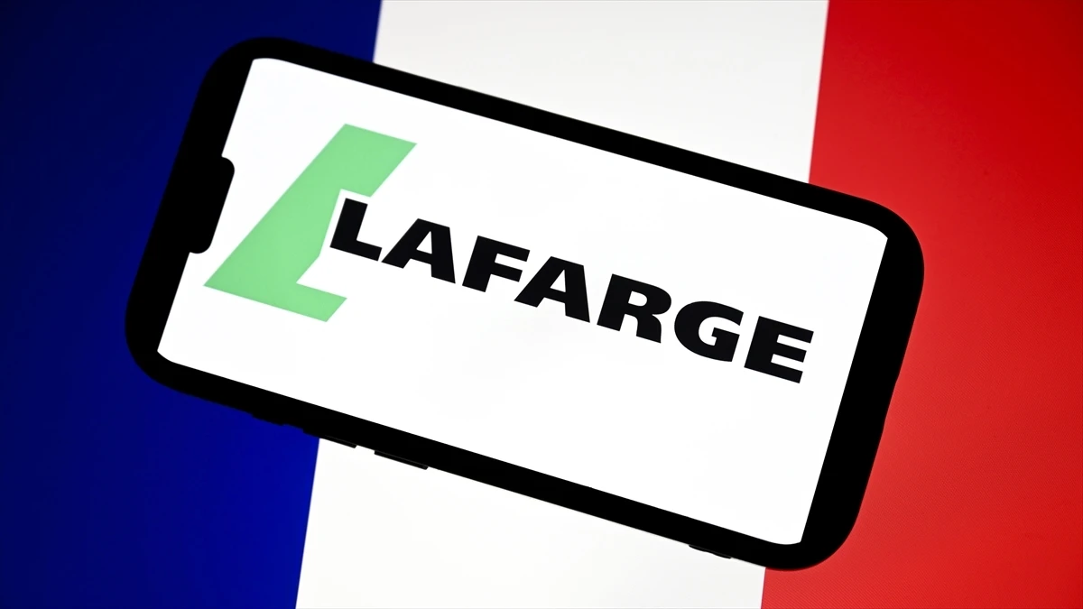 Lafarge'ın eski çalışanı, firmanın Suriye'deki çalışanlarının hayatını tehlikeye attığını söyledi