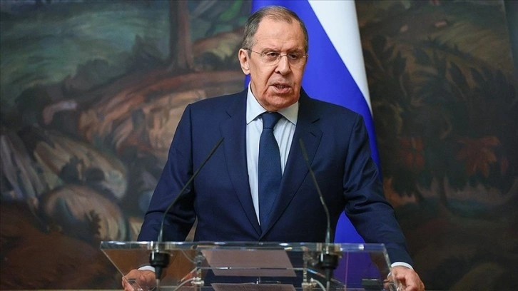 Lavrov, Batı’nın Ukrayna’da çatışmalara taraf olduğunu söyledi