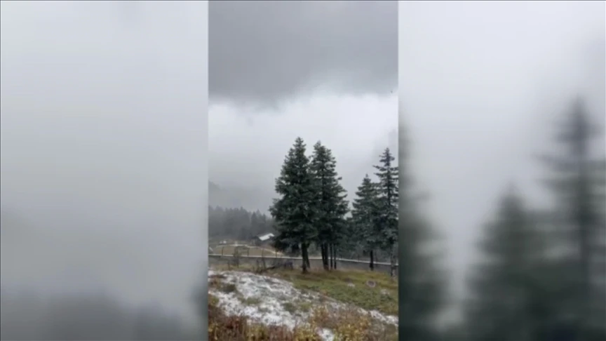 Ilgaz Dağı'na mevsimin ilk karı düştü