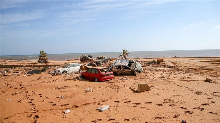 Libya'da selden en çok etkilenen Derne salgın riski altında