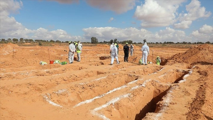 Libya'nın Sirte kentinde bulunan toplu mezardan 42 ceset çıkarıldı