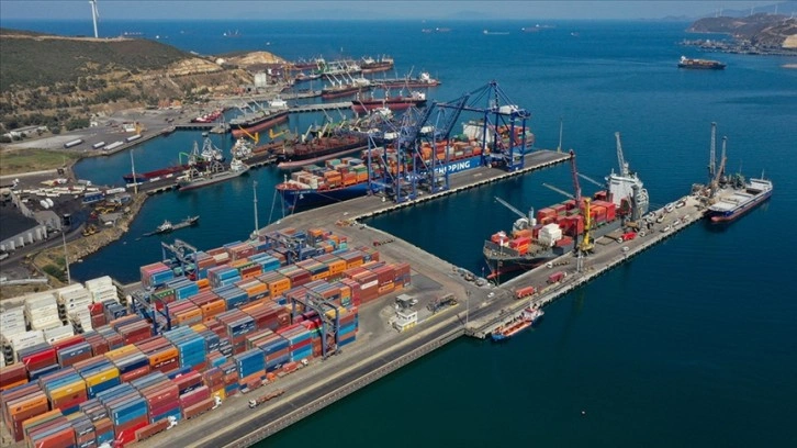 Limanlarda elleçlenen konteyner miktarı ocakta artarken yük miktarı azaldı
