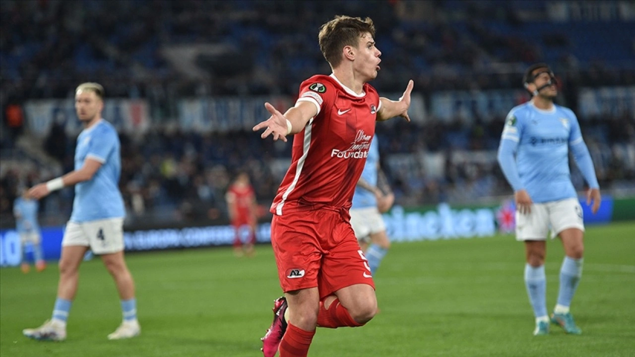 Liverpool, 21 yaşındaki Macar futbolcu Milos Kerkez'i transfer etti