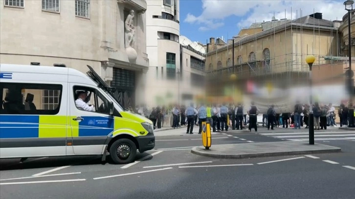 Londra'da terör örgütü PKK yandaşları yürüyüş düzenledi