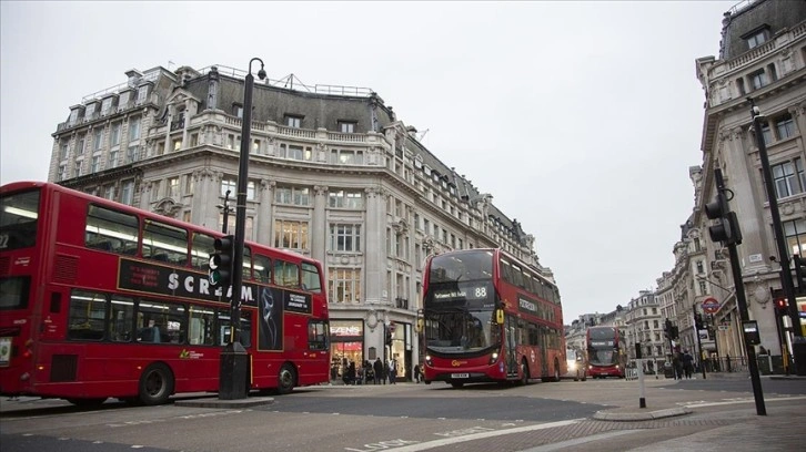 Londra'da toplu taşıma ücretlerine gelecek ay yaklaşık yüzde 5 zam yapılacak